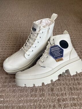 Palladium Women's Off-White Canvas Lace-Up Combat Boots Size 9.5 NWT Streetwear